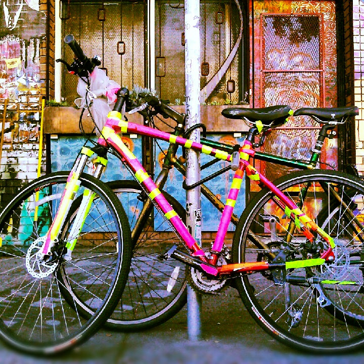 This bike is pretty: Neon