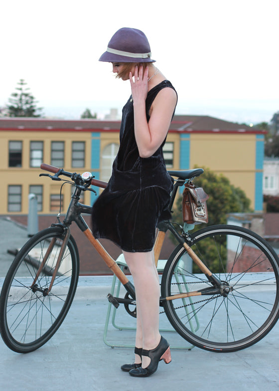 Outfit Ideas: Great Gatsby 20s Style On A Bike